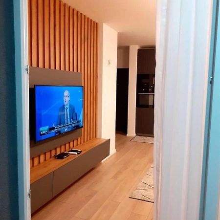 Banesa Ne Qender Te Pejes Apartman Kültér fotó
